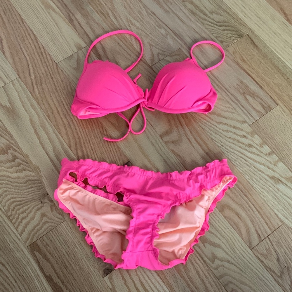 Victoria’s Secret bikini